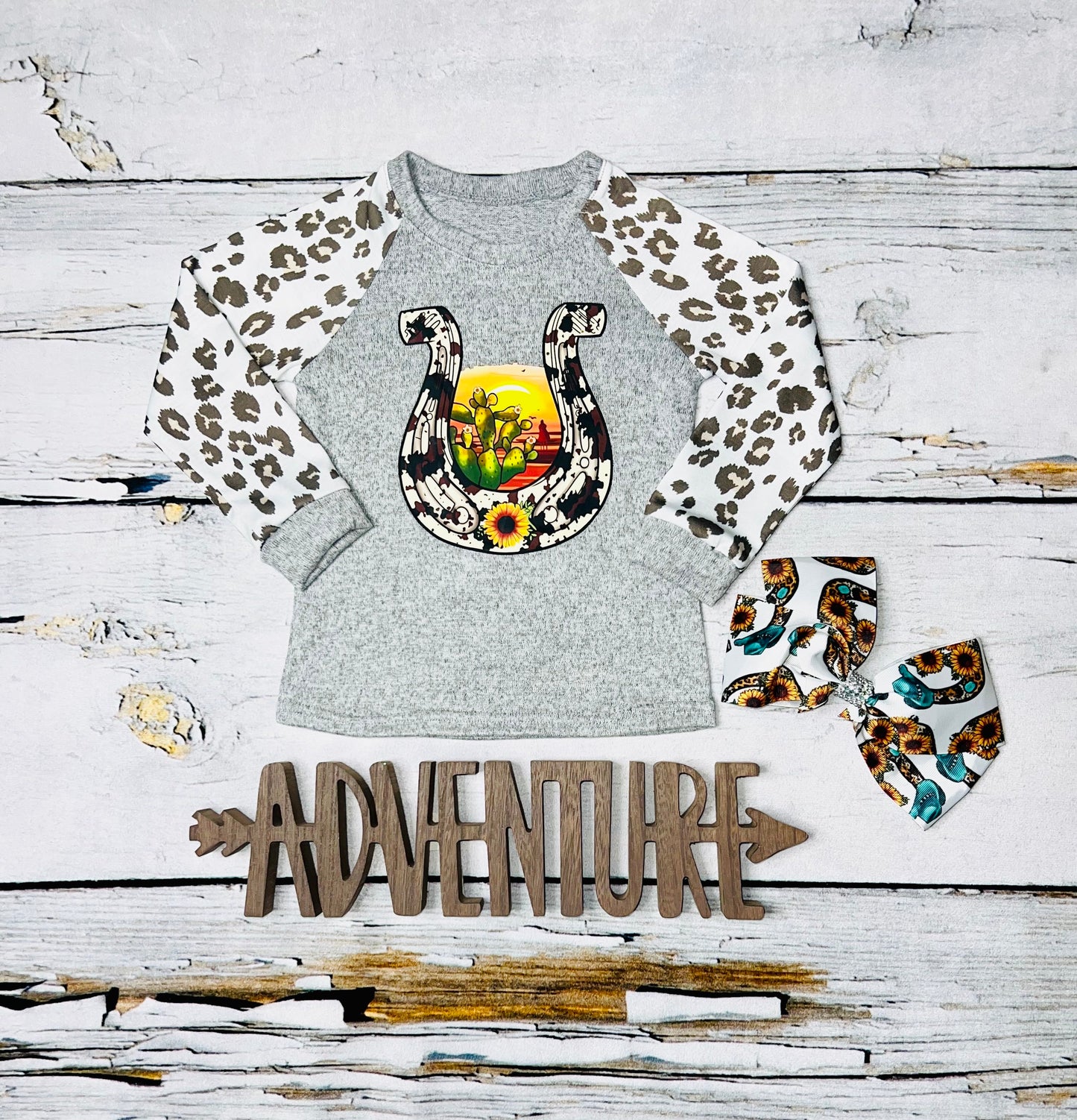 Cowhide horseshoe w/cactus & sunflower long sleeve top DLH0824-23