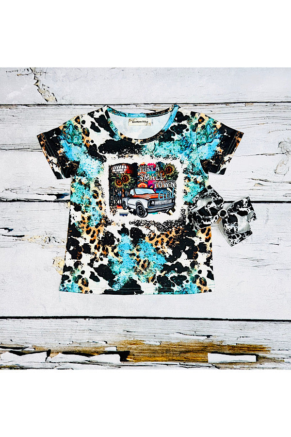 Animal print "JUST A SMALL TOWN GIRL" short sleeve top