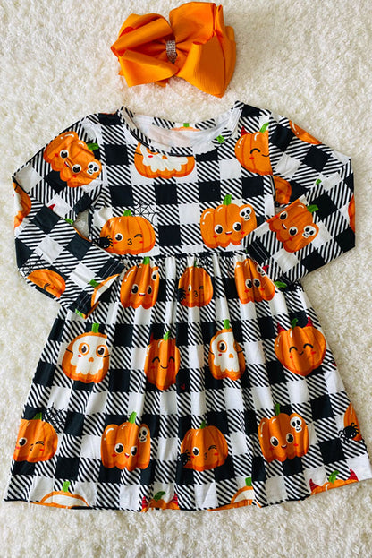 Cute pumpkins on black/white plaid dress DLH2627