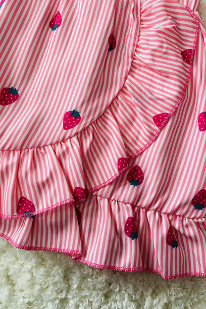 Casual patchwork strape & strawberry top & skirt 2pc girls boutique sets XCH04024