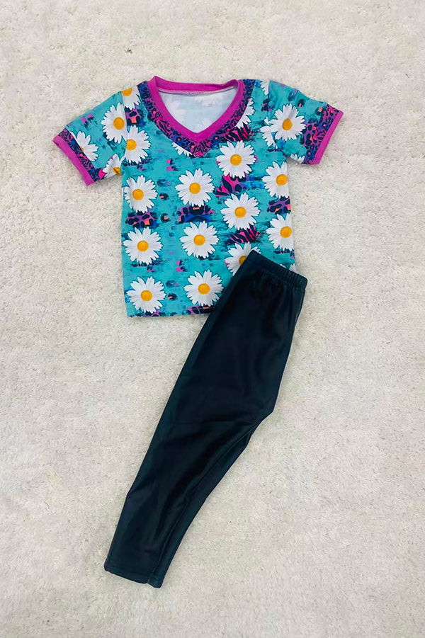 Daisy's & multicolor animal print short sleeve V-neck top D0821-1