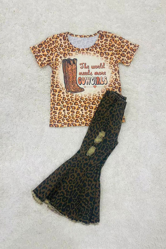 Western girls clothes wholesale "The World Needs More Cowgirls" animal print t-shirt D1212-20