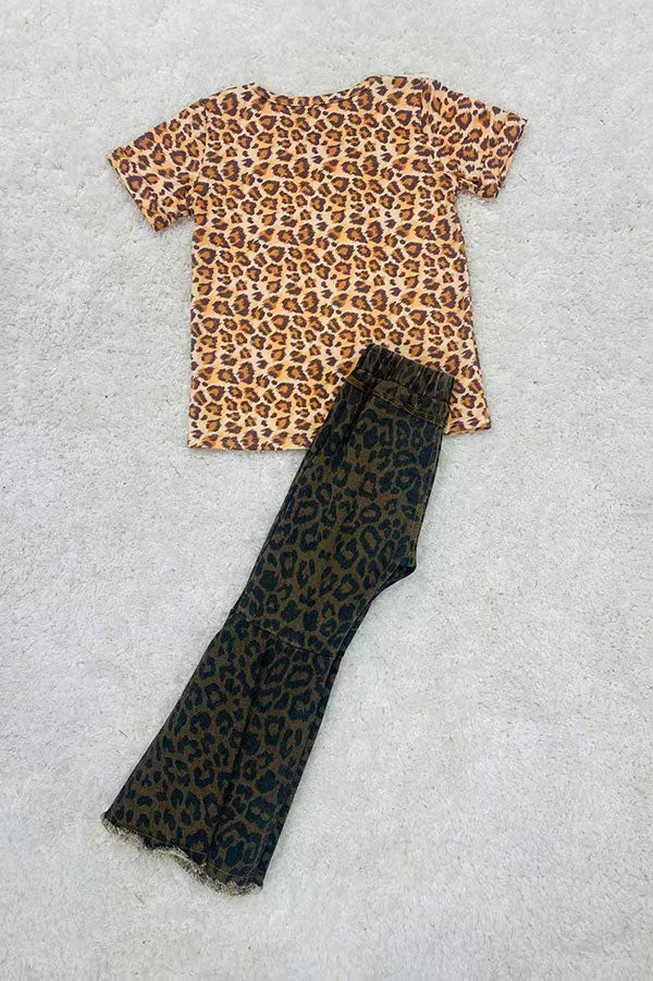 Western girls clothes wholesale "The World Needs More Cowgirls" animal print t-shirt D1212-20