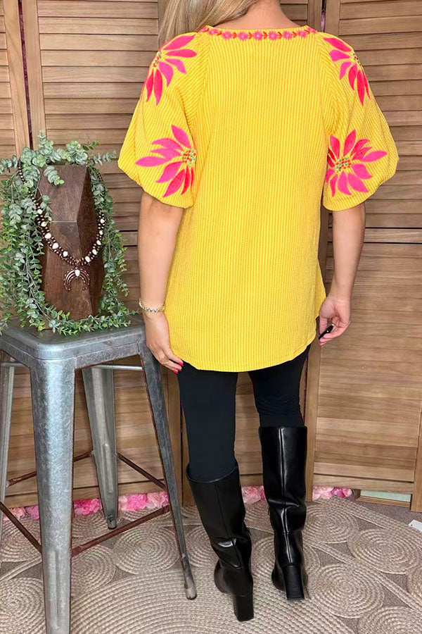 Yellow ribbed knitted fabric pink embroidery puff short sleeves women top XCH16645