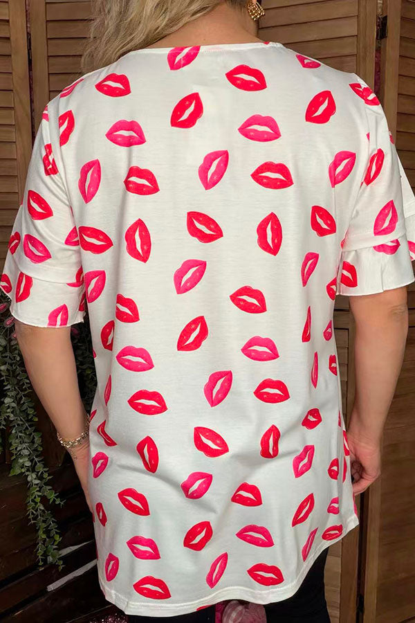 Valentine White short sleeve top w/kiss prints w/front pocket GJQ10850-3