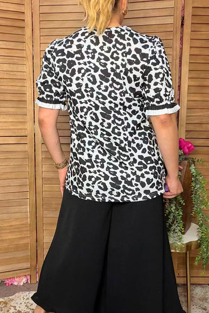 Western leopard stripe trim v-neck women's boutique top Southern Stitch GJQ17169