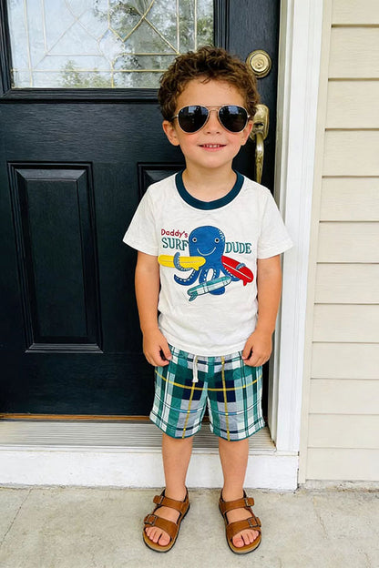 Octopus patch white top & green checkered shorts 2pc boy's set 251307M