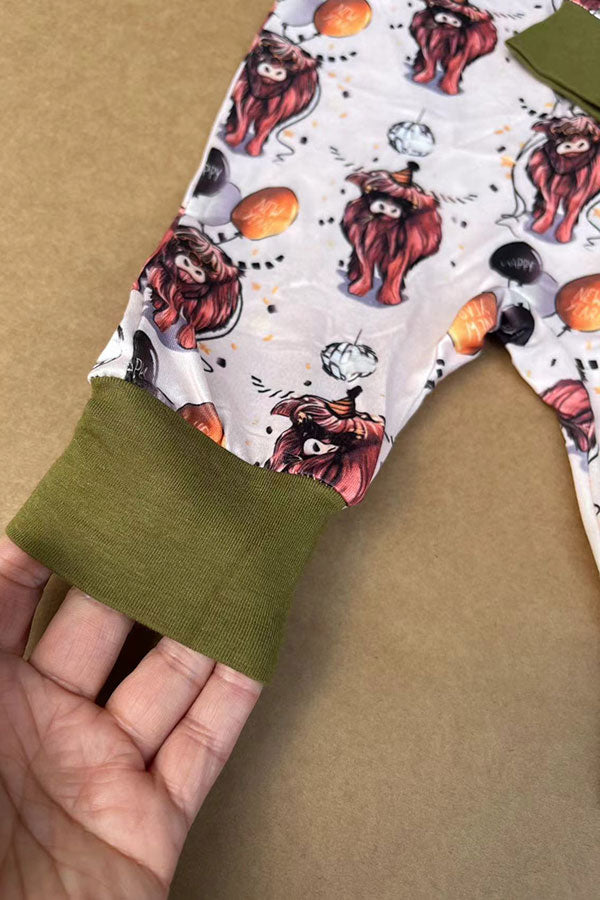 HAPPY & NEW YEAR  & cow printed unisex newborn baby romper 2601054M