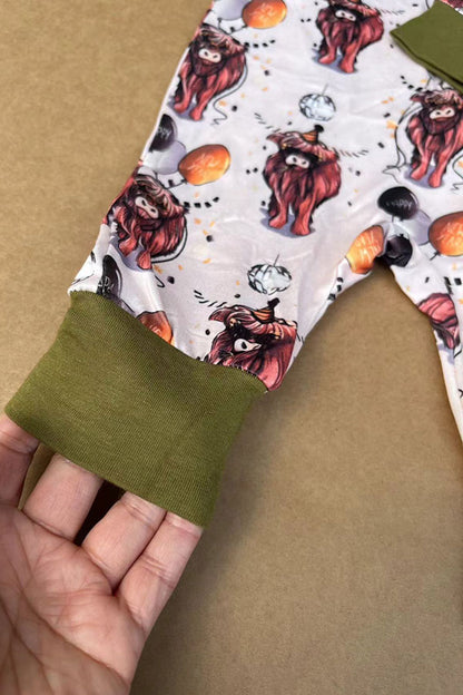 HAPPY & NEW YEAR  & cow printed unisex newborn baby romper 2601054M