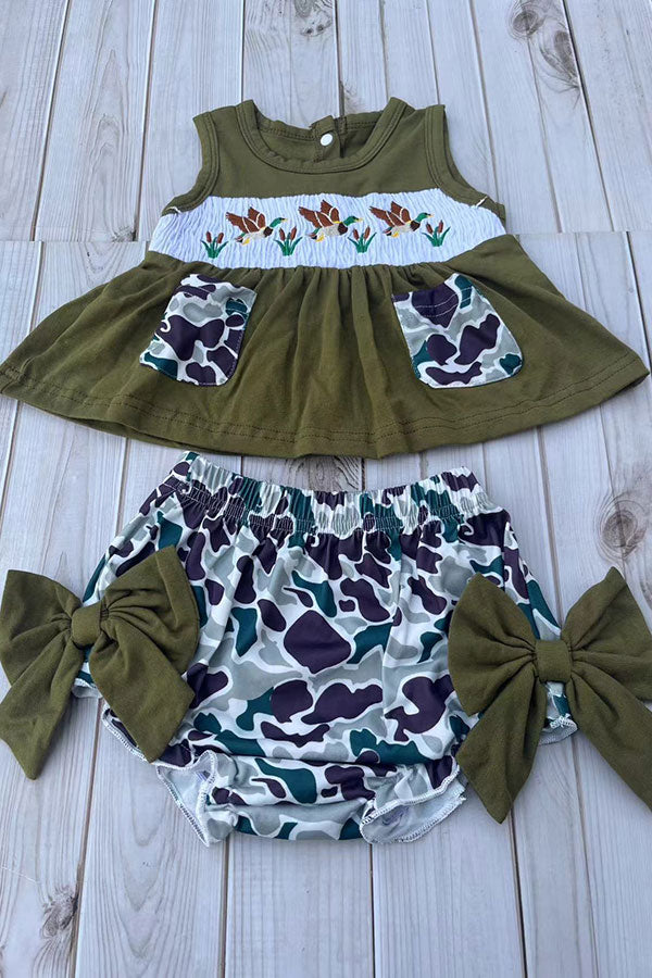 Western Mallards embroidery smock top & camo shorts baby girls boutique sets 2601071M