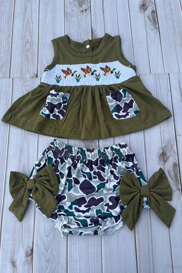 Western Mallards embroidery smock top & camo shorts baby girls boutique sets 2601071M