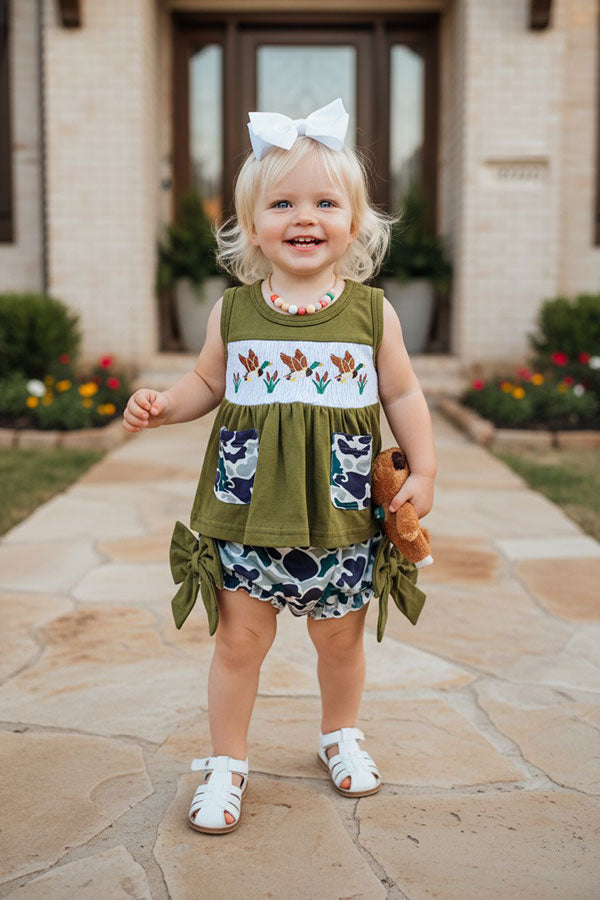 Western Mallards embroidery smock top & camo shorts baby girls boutique sets 2601071M