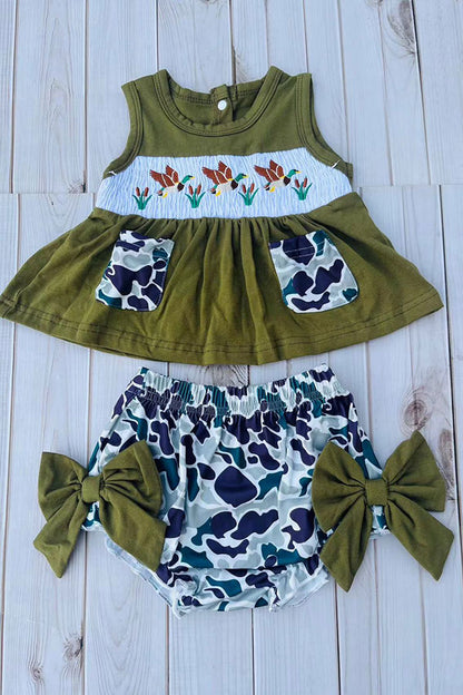 Western Mallards embroidery smock top & camo shorts baby girls boutique sets 2601071M