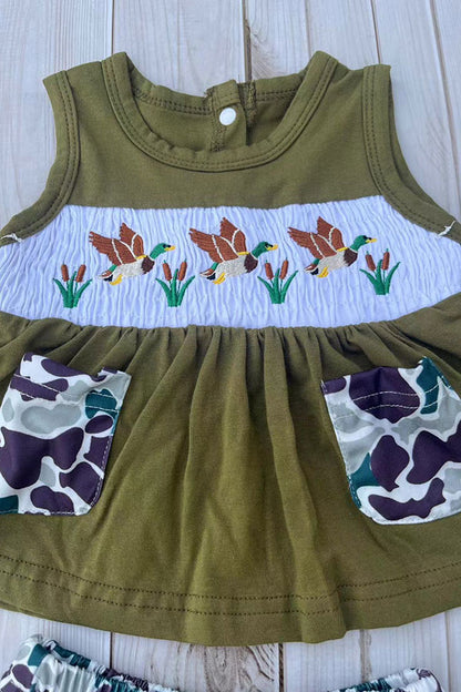 Western Mallards embroidery smock top & camo shorts baby girls boutique sets 2601071M