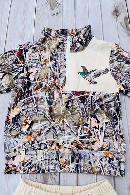 Western wild mallards embroidery top & cream shorts 2pc boy's boutique set 2601080M