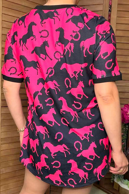 Wholesale women top Half fuchsia & black horse printed w/short sleeves XCH14361