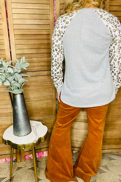 Western horse shoe & cactus grey long sleeve top w/leopard sleeves DLH11350