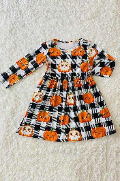 Cute pumpkins on black/white plaid dress DLH2627