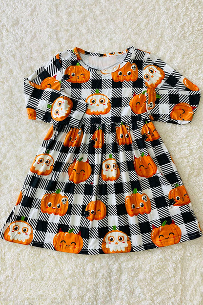 Cute pumpkins on black/white plaid dress DLH2627