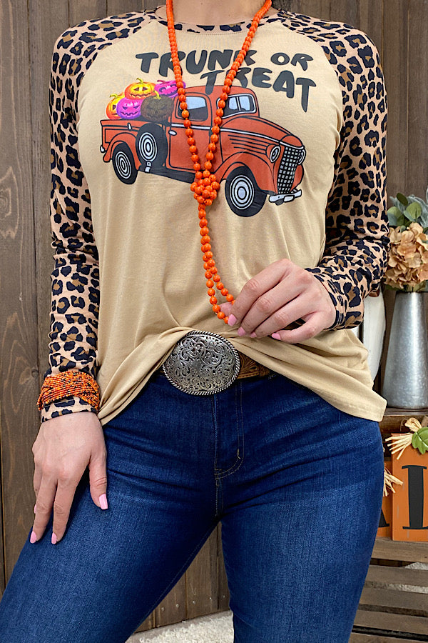 DLH9706-2 TRUNK OR TREAT Beige t-shirt w/leopard printed long sleeve