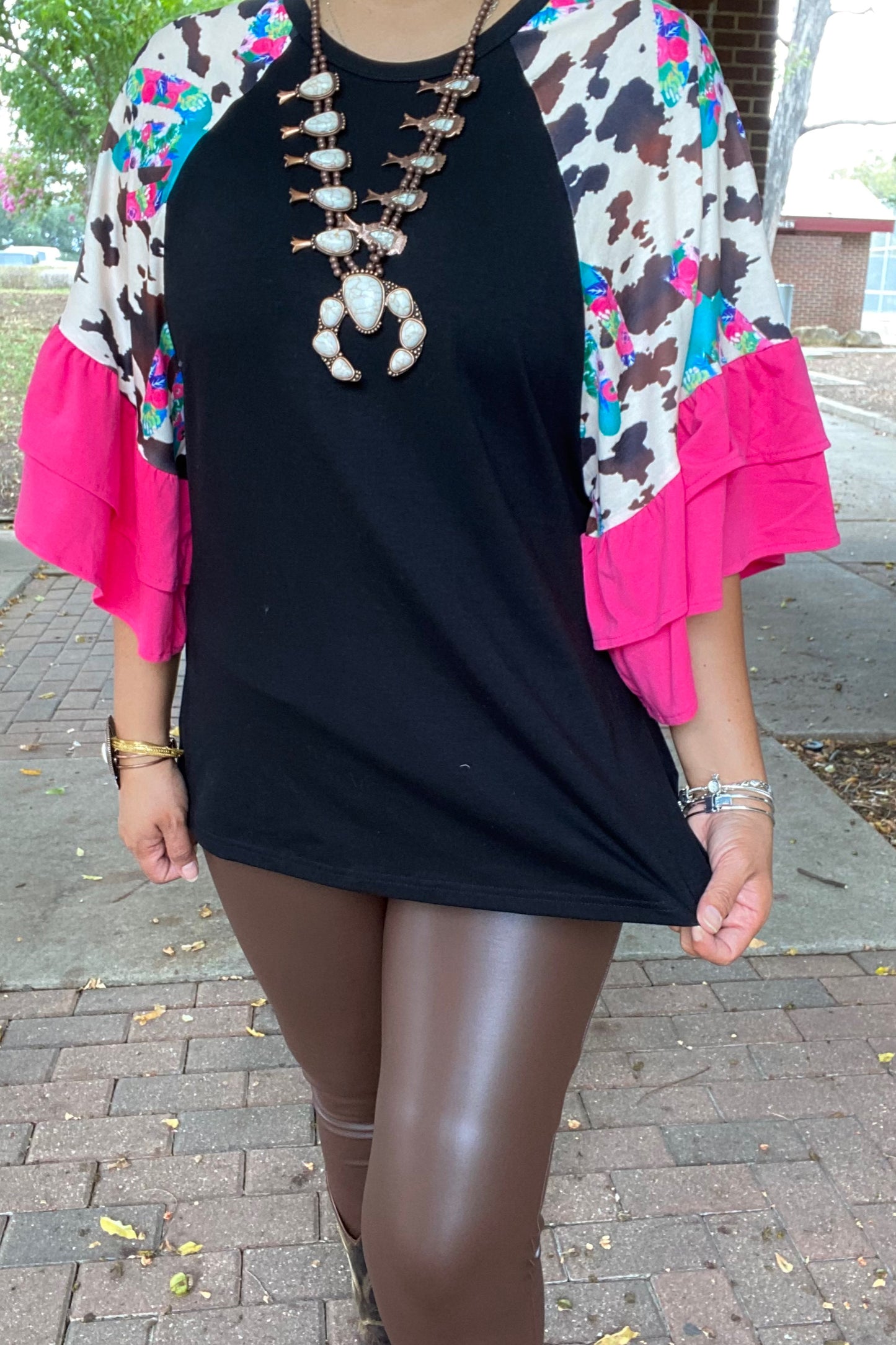 XCH14037 BLACK TOP W/ COW & TURQUOISE CACTUS SLEEVES AND PINK RUFFLE TRIM