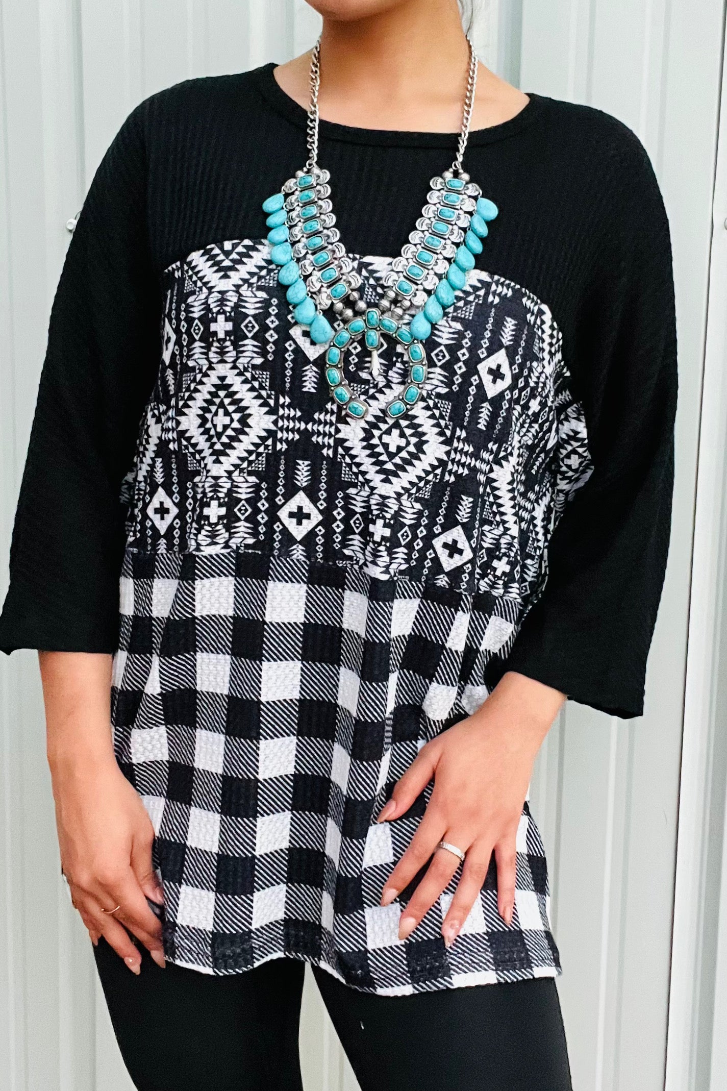 XCH14185 BLACK AND WHITE TRIBAL,PLAID WAFFLE KNIT TOP