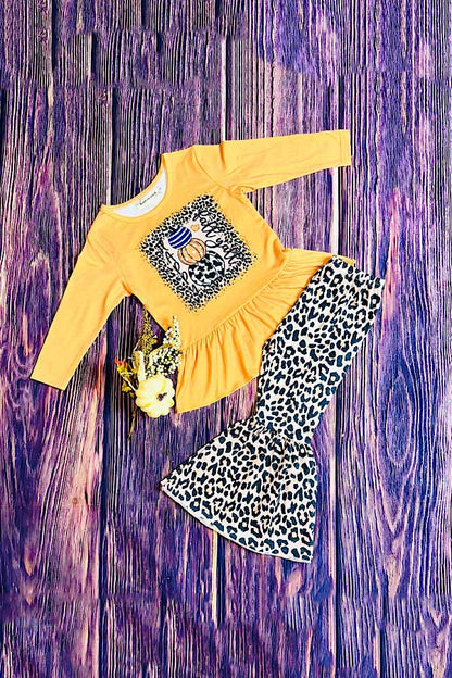 "HAPPY FALL YALL" animal print & pumpkins 2pc set X0010-23