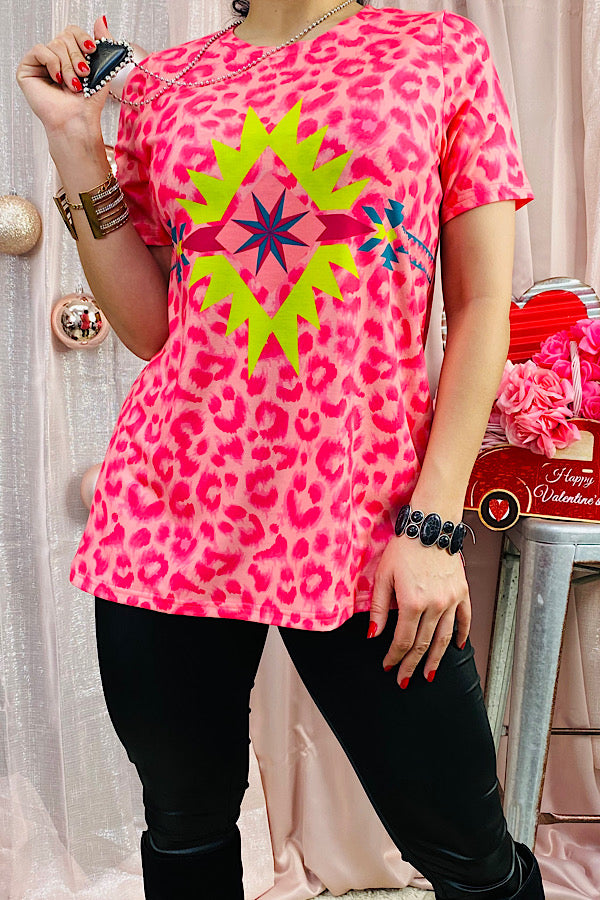 XCH12300 Pink leopard short sleeve top wAztec print