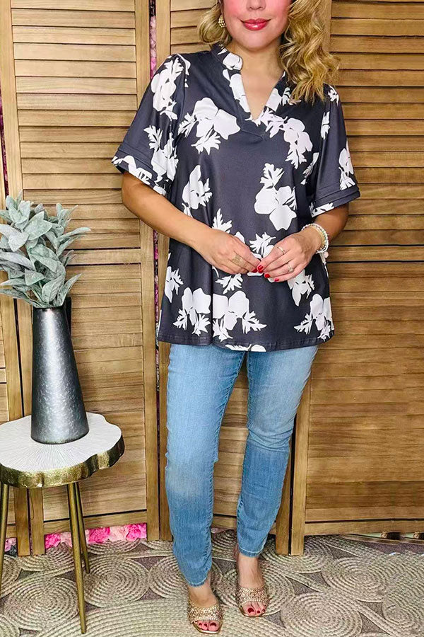 Charcoal and White Floral V-Neck Women Blouse W/Pleated sleeve XCH16204