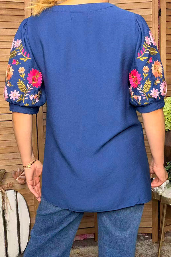 Trendy floral embroidery short sleeve blue women's boutique top Southern Stitch XCH17560