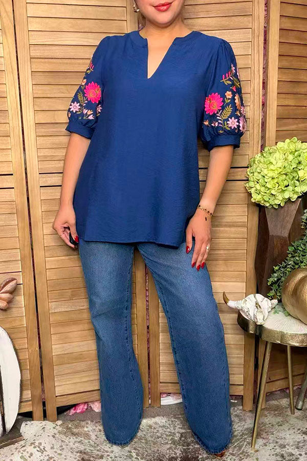 Trendy floral embroidery short sleeve blue women's boutique top Southern Stitch XCH17560