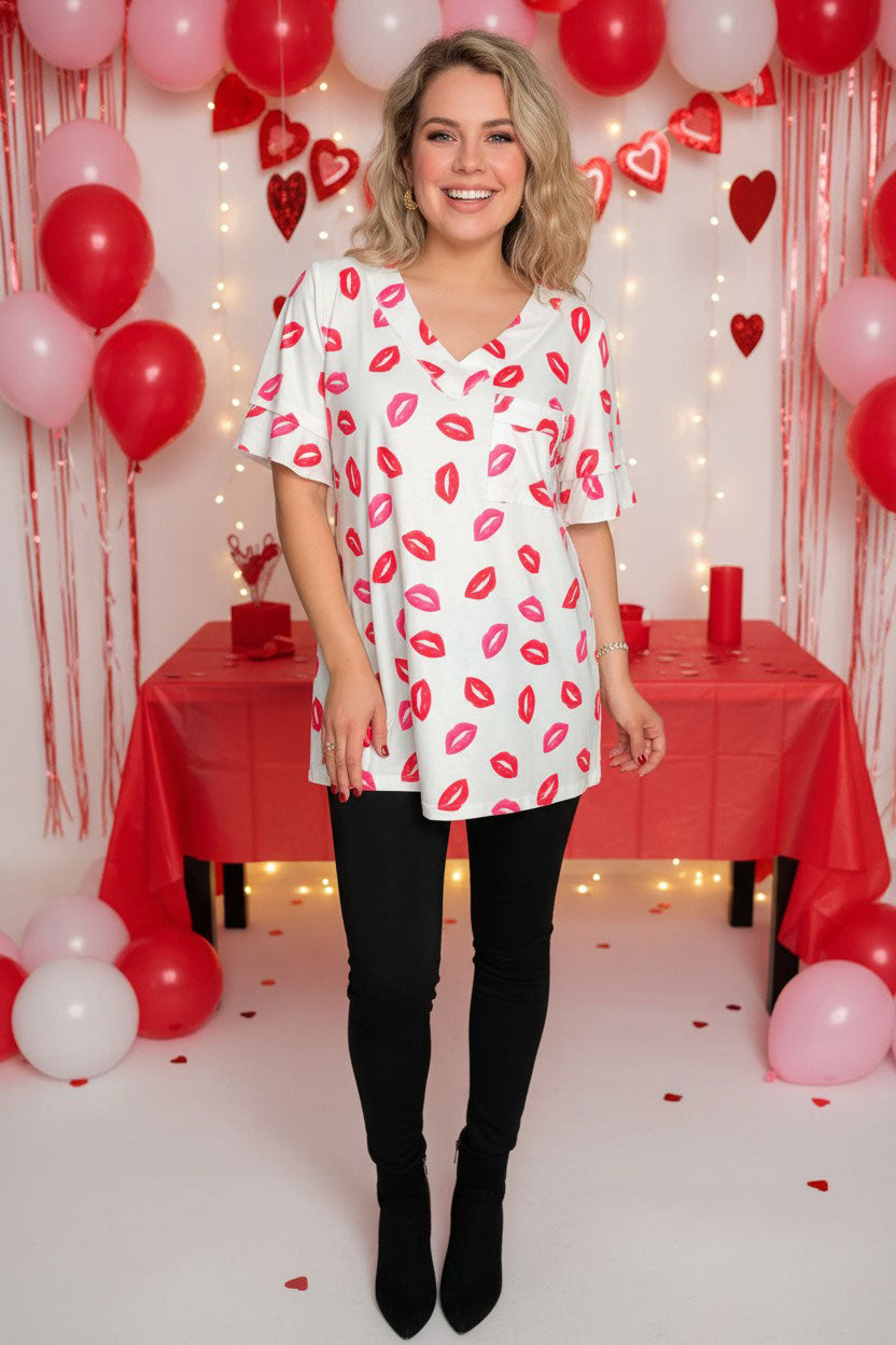 Valentine White short sleeve top w/kiss prints w/front pocket GJQ10850-3