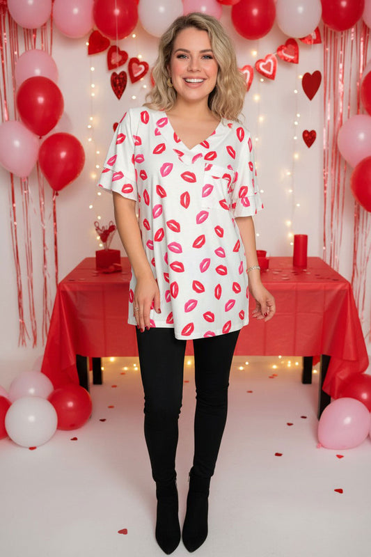 Valentine White short sleeve top w/kiss prints w/front pocket GJQ10850-3