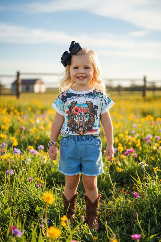Cow skull w/flowers on a horseshoe bleached short sleeve top DLH0824-1