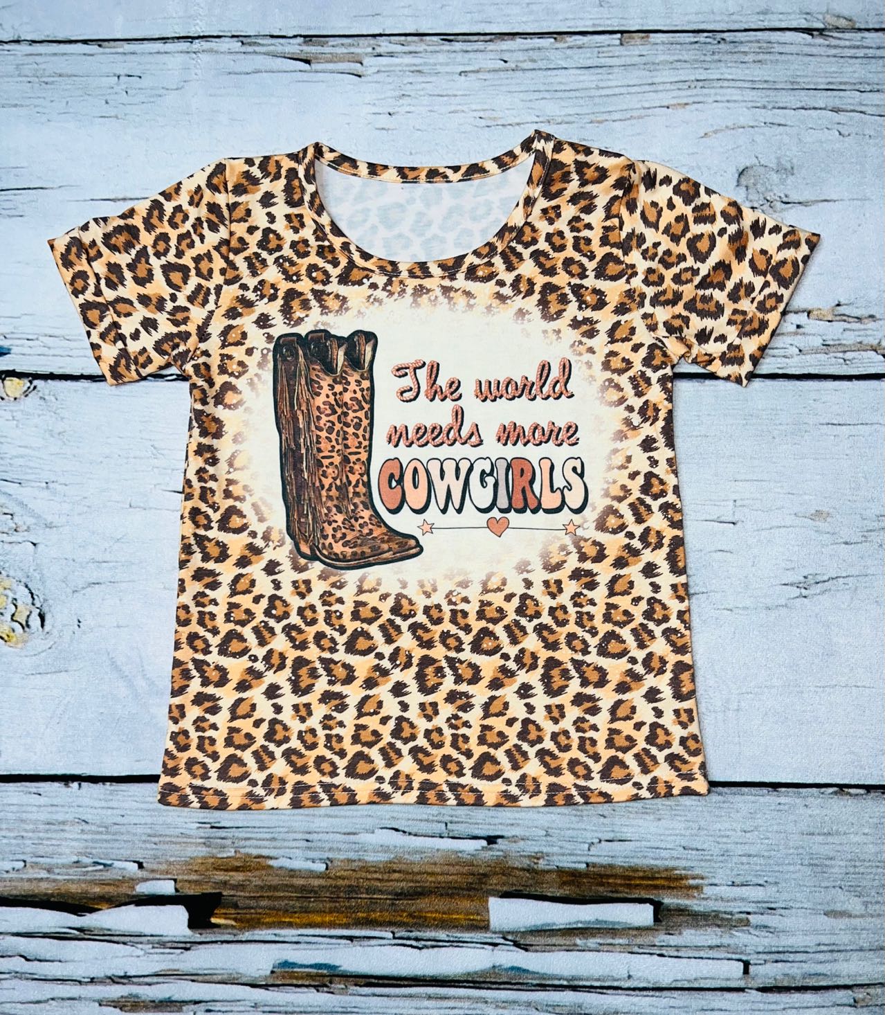 ''The World Needs More Cowgirls'' animal print t-shirt DLH1212-20