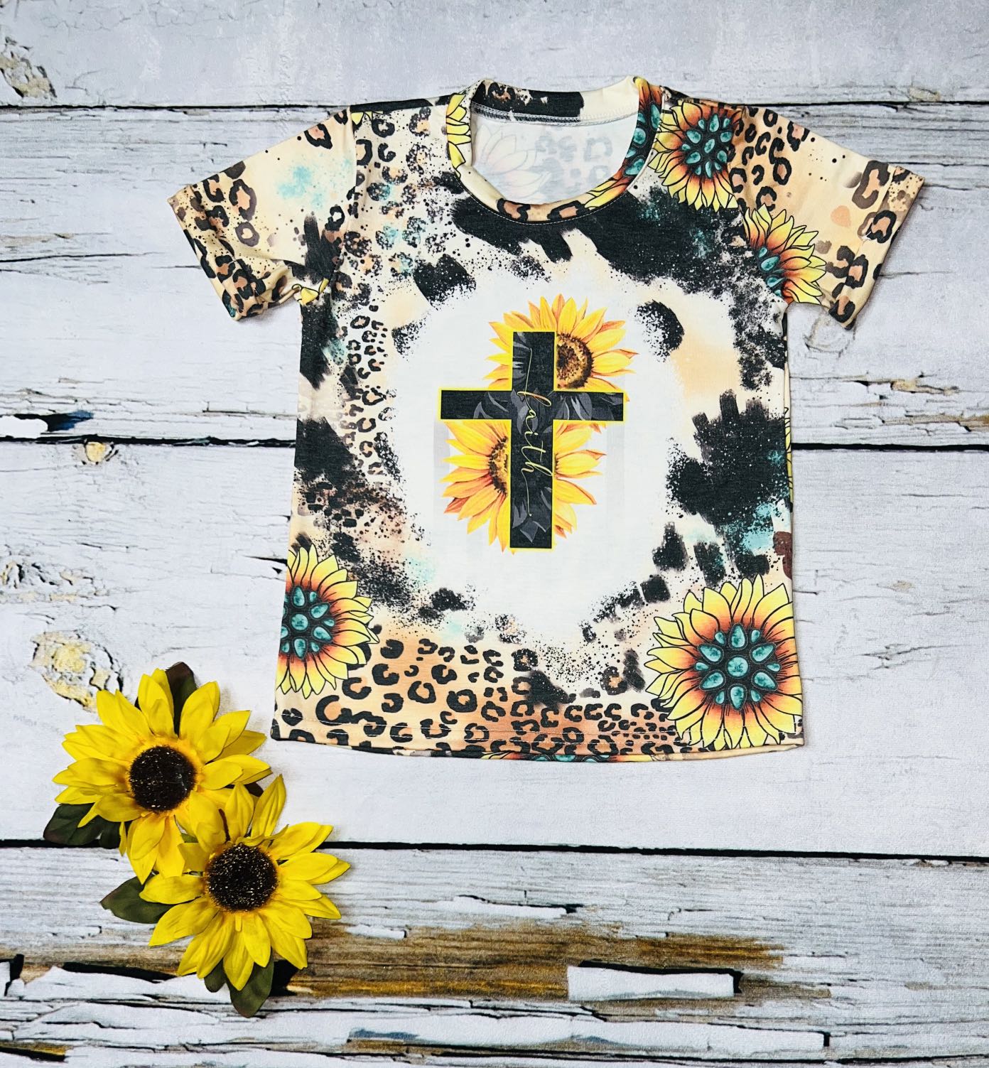 "Faith" on a cross & sunflowers w/animal print short sleeve t-shirt DLH1108-13