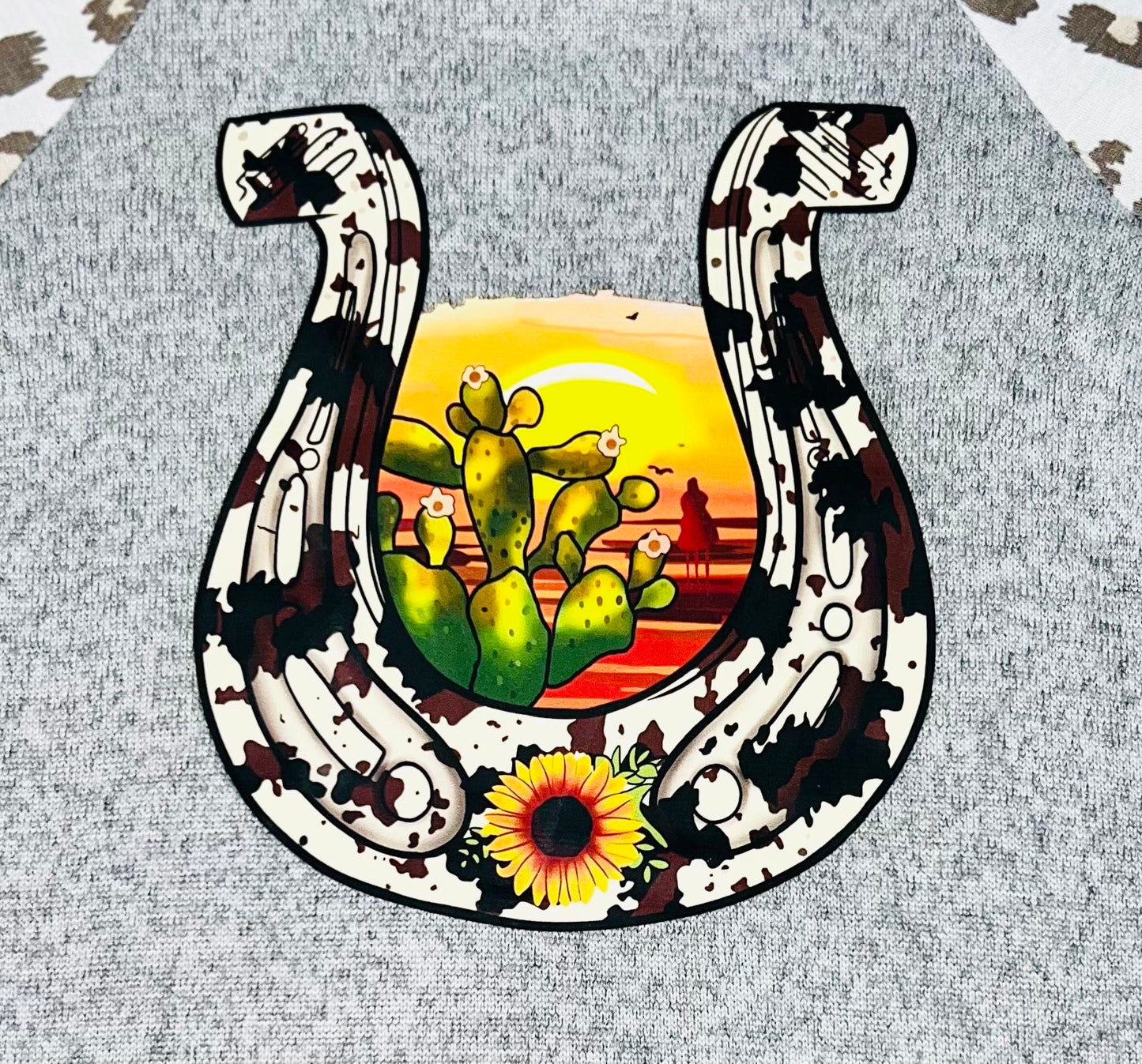 Cowhide horseshoe w/cactus & sunflower long sleeve top DLH0824-23