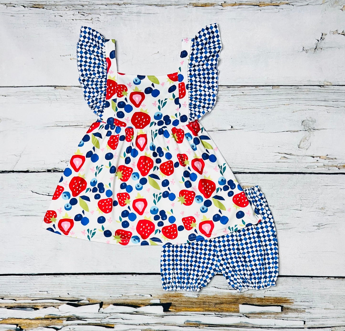 Strawberries & blueberries white, red, & blue 2pc set WY1231